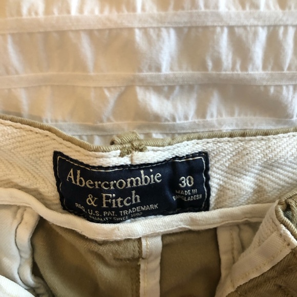 Abercrombie Mens Five-Inch Flat Front Shorts - Picture 2 of 4
